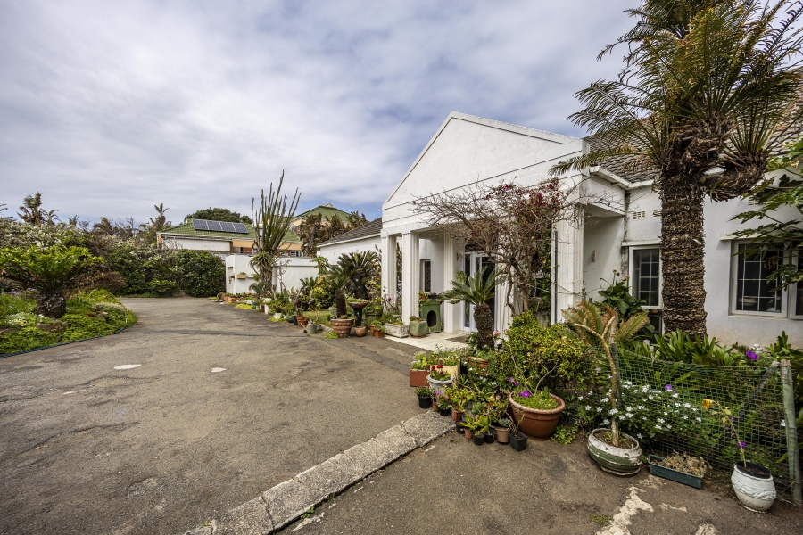 5 Bedroom Property for Sale in Gonubie Eastern Cape